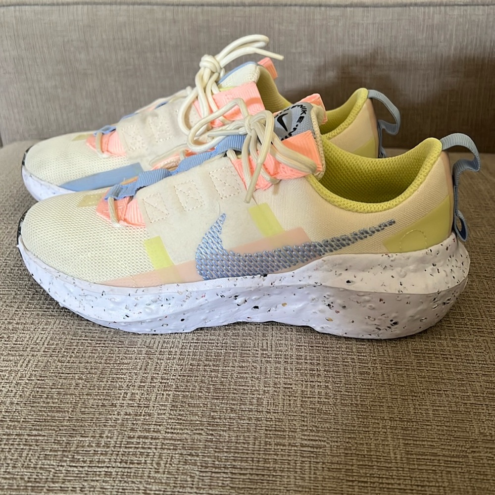 Nike Crater Impact Pollen Volt Womens US size 7.5